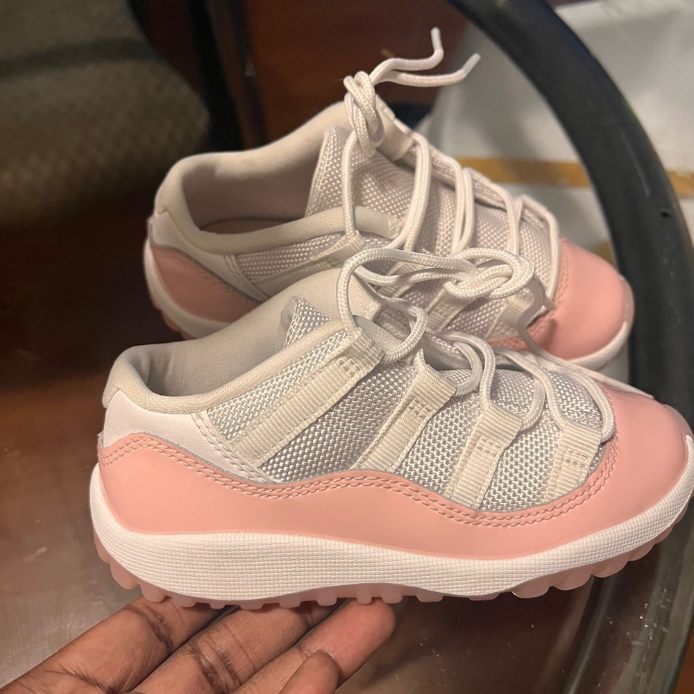 Jordan 11 lows